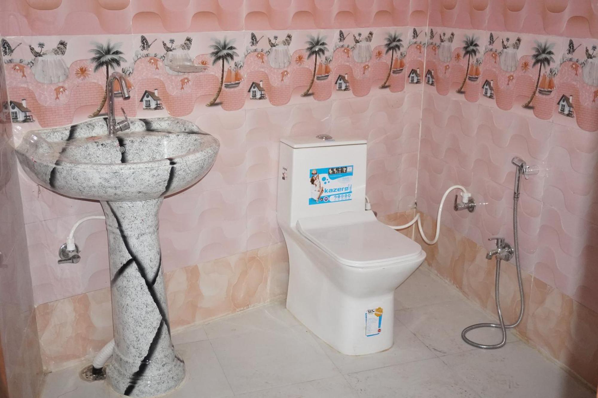 Hotel Shri Radha Rani Dham, Near Iskcon And Prem Mandir Vrindavan