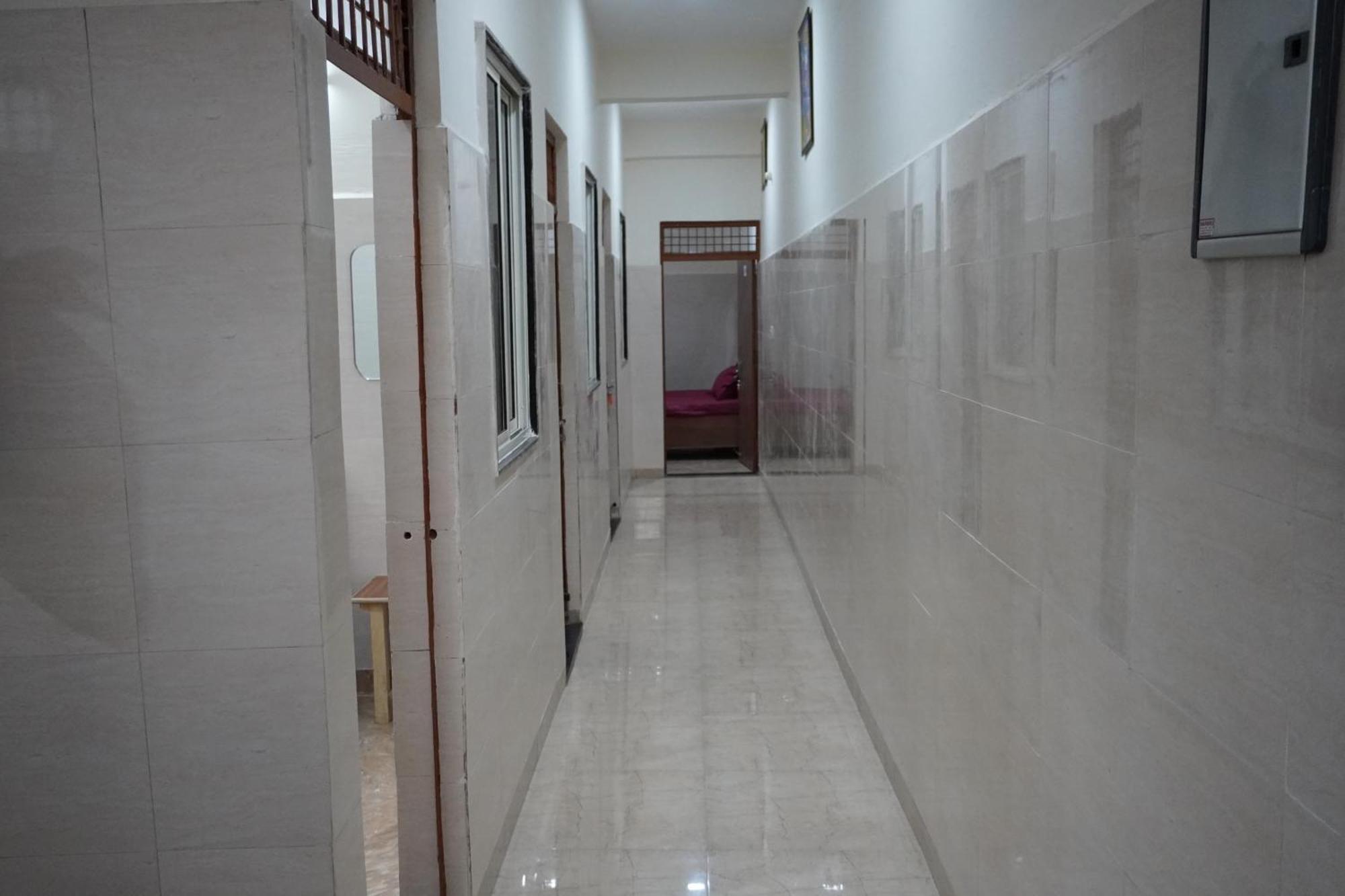 Shri Radha Rani Dham, Near Iskcon And Prem Mandir